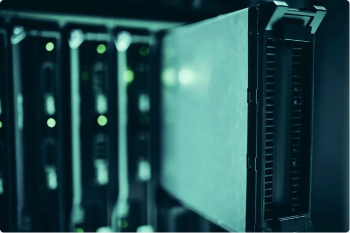 Baie de serveurs dans un datacenter